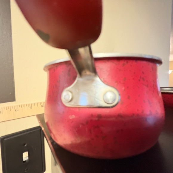 Paula Deen pans, cookware. Set of 2. Saucepan and fry pan/ skillet. Red - Picture 9 of 9